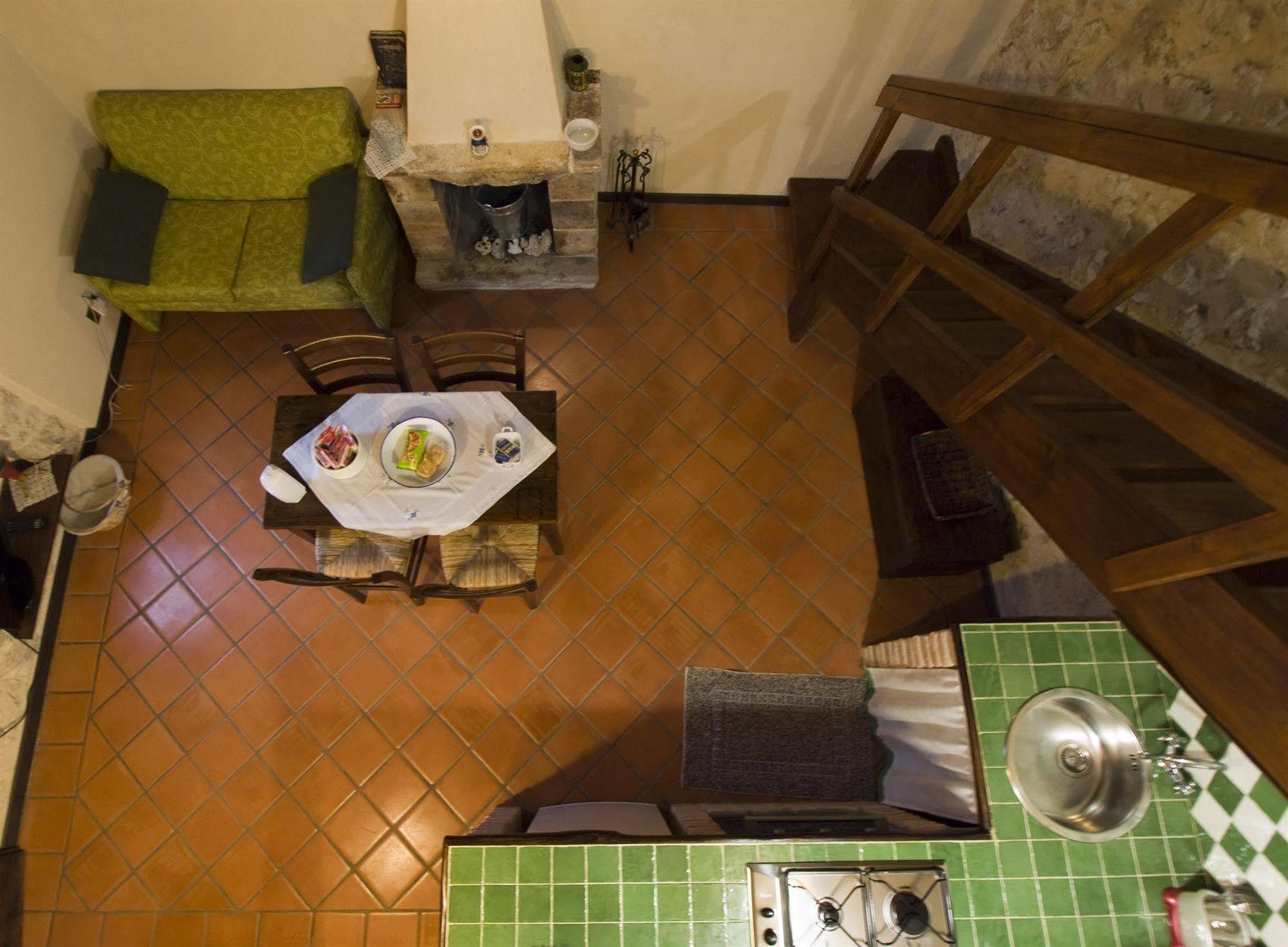 La Casa Su Le Dimore Del Borgo Santo Stefano Di Sessanio Exterior photo