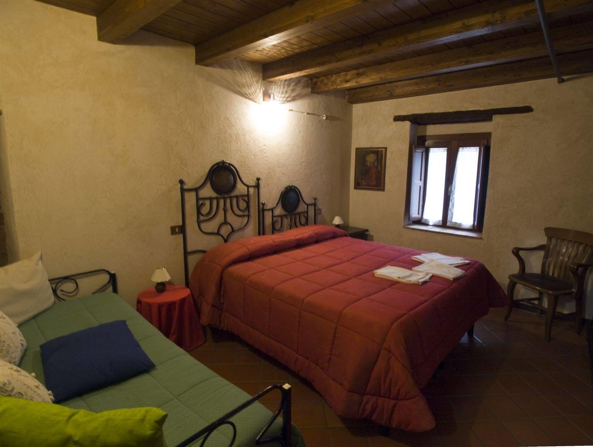 La Casa Su Le Dimore Del Borgo Santo Stefano Di Sessanio Exterior photo